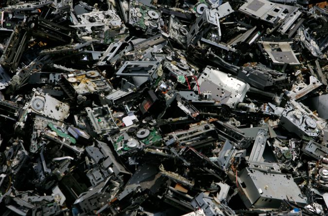 Basura electrónica “ahoga” al mundo; ONU advierte que humanidad generó 62 millones de toneladas