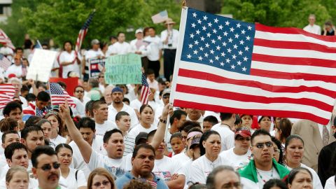 Los cambios dan la opción de elegir varias categorías al mismo tiempo, como “blanco”, “indio americano” e “hispano”.