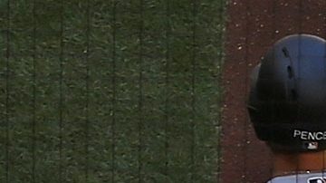San Francisco Giants' Hunter Pence (8) walks up to bat against the Arizona Diamondbacks during the first inning of an Opening Day baseball game Sunday, April 2, 2017, in Phoenix. (AP Photo/Ross D. Franklin)