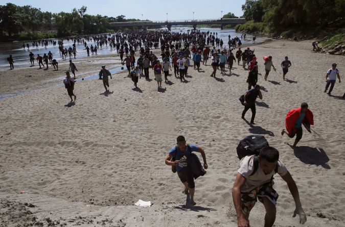 56% de los migrantes que cruzaron México en 2023 fueron víctimas de robos, amenazas o extorsión