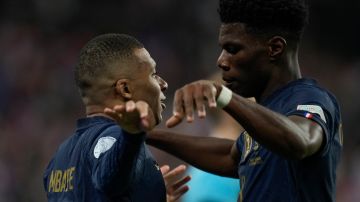 Aurelién Tchouameni y Kylian Mbappé están concentrados actualmente con la Selección de Francia.
