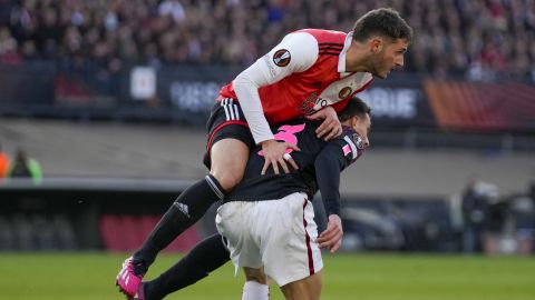 El delantero mexicano Santiago Giménez, quien se reencontró con el gol en la Eredivisie, alcanzó los 20 goles esta temporada en el campeonato neerlandés.