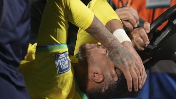Neymar se rompió los ligamentos de la rodilla el 17 de octubre del 2023 durante un partido contra Uruguay.