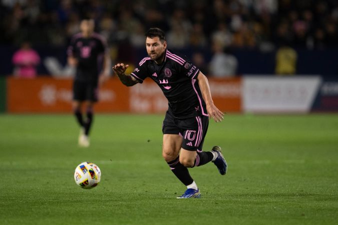 Lionel Messi está teniendo un buen comienzo de temporada con el Inter Miami al marcar un gol y dar una asistencia en los dos primeros encuentros.