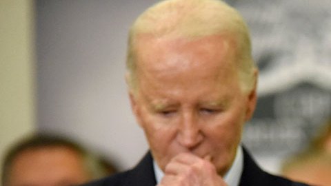 Mayorkas dice que la Administración de Biden ha expulsado a más migrantes que la de Trump