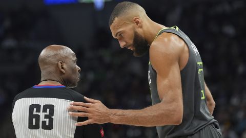 El gesto de Rudy Gobert fue tildado de "inapropiado y poco profesional".