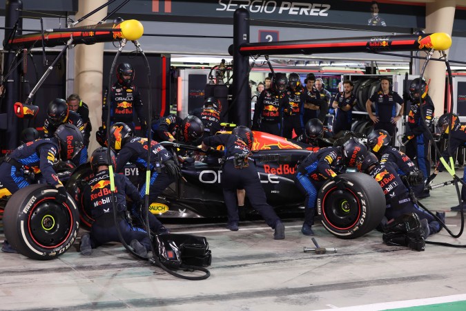 El mexicano Sergio "Checo" Pérez trabajó fuertemente con los ingenieros de Red Bull con el fin de mejorar su desempeño con respecto a lo hecho en la pasada temporada de la F1.