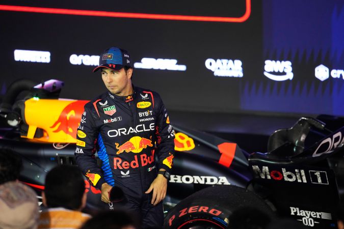 El piloto mexicano de Red Bull, Sergio "Checo" Pérez demostró una buena conducción al mando del RB20 el nuevo monoplaza de la escudería austríaca.