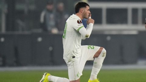 Santiago Giménez tendría sus horas contadas en el Feyenoord.