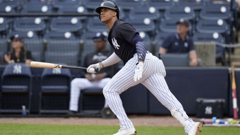 New York Yankees' Juan Soto watches a fly ball in the fifth inning of a spring training baseball game against the Tampa Bay Rays Wednesday, March 6, 2024, in Tampa, Fla. (AP Photo/Charlie Neibergall)