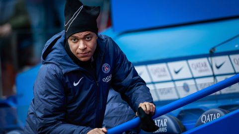 El astro francés Kylian Mbappé ha sido suplente en algunos partidos del PSG luego de que se conociera su decisión de no seguir en el equipo para la próxima temporada.