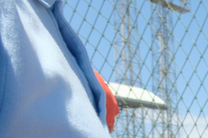 Randy Arozarena compartiendo con los aficionados dominicanos durante la serie de dos encuentros que disputó Tampa Bay ante Boston en el país caribeño.