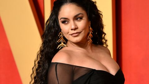 Vanessa Hudgens lució su embarazo con un vestido transparente en la fiesta posterior a los Oscar