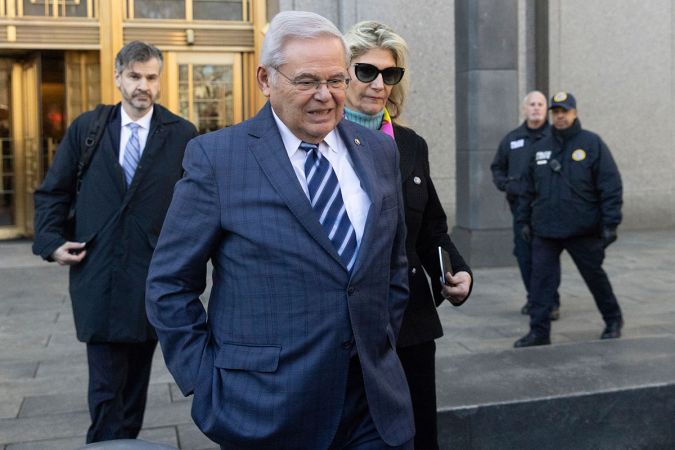 Senador Bob Menéndez se declara no culpable de nuevos cargos por obstrucción de la justicia