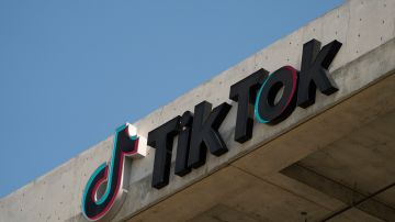 La red social TikTok enfrentaría veto en EE.UU. si avanza ley bipartidistaa.