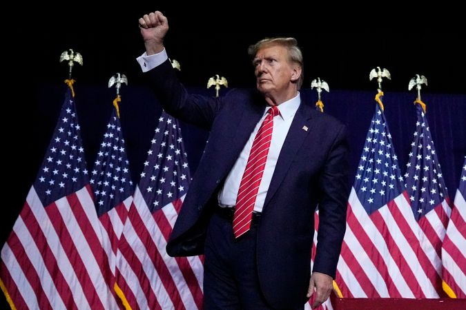 Trump celebra victoria en primarias republicanas y llama a Biden “el peor presidente en la historia”