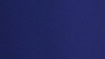 Una votante muestra su cartel después de emitir su voto en Chicago, Illinois, uno de los cinco estados que celebraron primarias presidenciales.