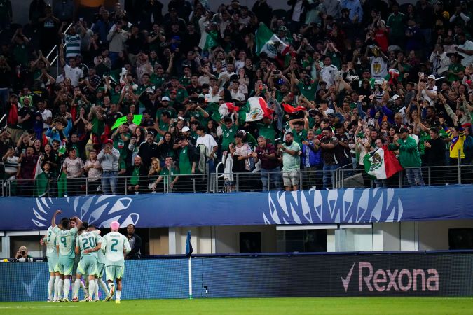 Los jugadores de la Selección de México celebrando uno de sus goles en la victoria que consiguieron ante Panamá el jueves.