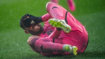 Inter Miami defender Jordi Alba (18) reacts after being fouled by a New York Red Bulls player during an MLS soccer match, Saturday, March 23, 2024, in Harrison, N.J. (AP Photo/Eduardo Munoz Alvarez)