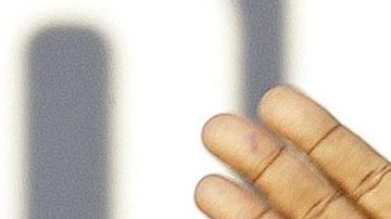 Pelé saluda a sus fans antes de un partido del New York Cosmos en el 2013.