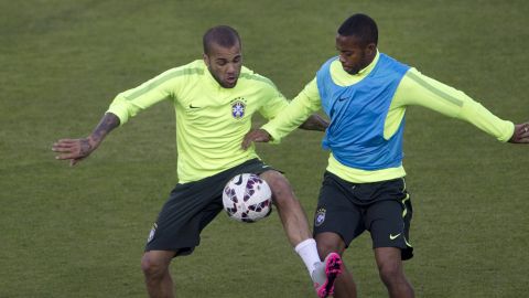 Dani Alves y Robinho jugaron juntos en La Canarinha.