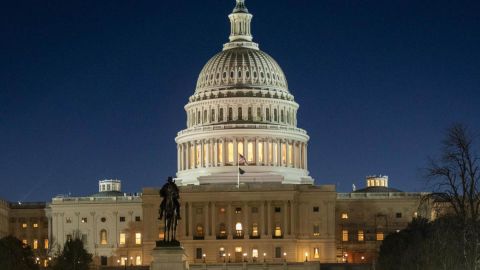 En el Capitolio se trabajó hasta la madrugada