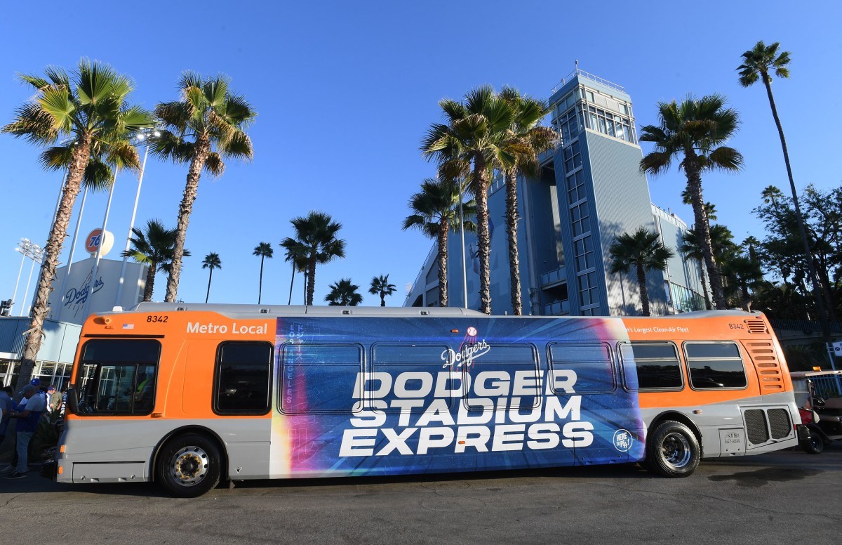 Metro ofrece el Dodger Stadium Express, con servicio de transporte en