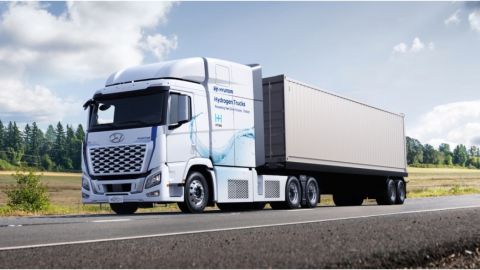 Hyundai tractor XCIENT Fuel Cell