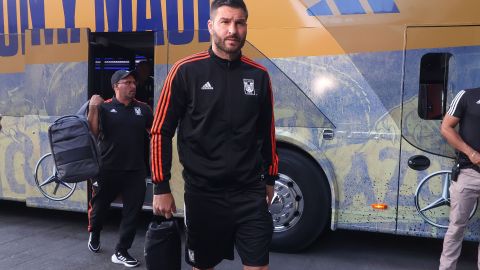 El experimentado delantero francés André-Pierre Gignac a su llegada al estadio Nemesio Diez el pasado 2 de marzo para disputar el partido entre los Tigres de la UANL y el Toluca.