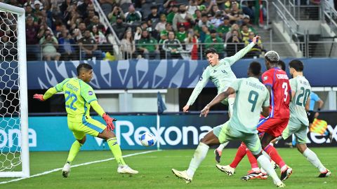 Arlington, Texas, Estados Unidos, 21 de marzo de 2024. Edson Álvarez anota gol, durante el partido de Semifinal del Final Four de la Liga de Naciones de la Concacaf 2023-2024, entre la Selección de Panamá y la Selección Nacional de México, celebrado en el AT&T Stadium. Foto: Imago7/ Etzel Espinosa