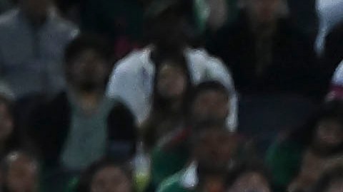 Edson Álvarez remata para anotar el primer gol de México contra Panamá en juego de semifinales de la Nations League.