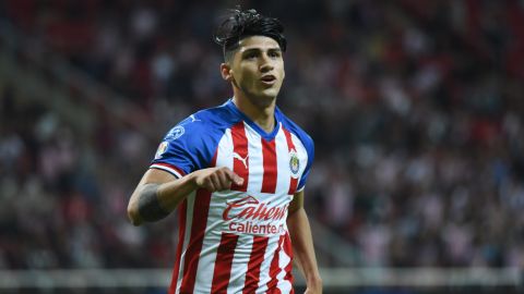 Alan Pulido habría rechazado la propuesta económica de las Chivas.