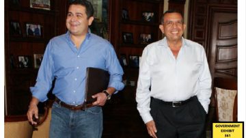 El expresidente de Honduras, Juan Orlando Hernández (izquierda), enfrenta juicio por narcotráfico.