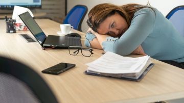 El cansancio puede ser un síntoma de falta de energía positiva.