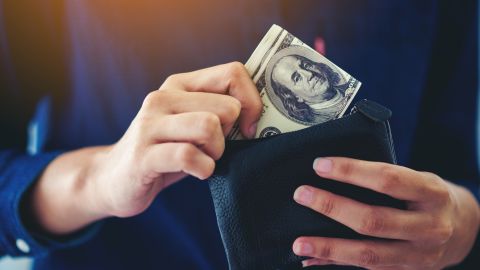 Los rituales pueden ayudarnos a canalizar la energía del dinero.