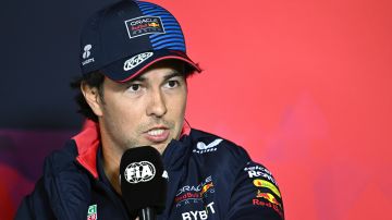 El piloto mexicano Sergio "Checo" Pérez tiene contrato con la escudería Red Bull hasta el final de la presente temporada de la Fórmula 1.