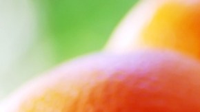 Naranja o manzana: cómo estas frutas pueden apoyar tu salud comiendo solo una al día