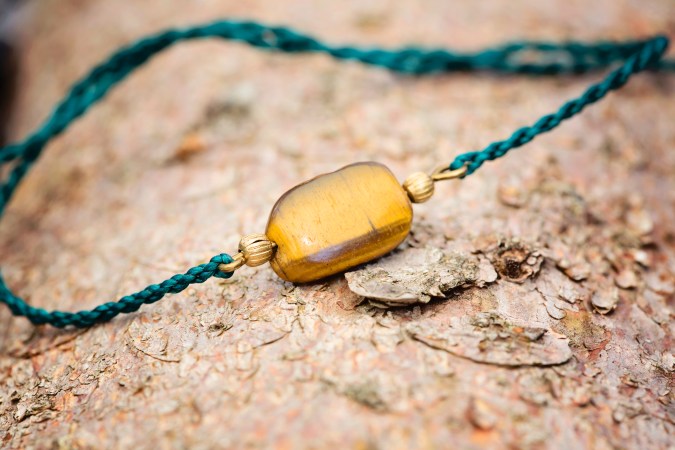 Cuarzo ojo de tigre.