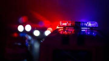 Tiroteo entre la policía y un grupo de personas en el parque Six Flags Over Georgia dejó a un joven herido