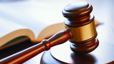 Acusan de agresión sexual a dos miembros del equipo de lucha de una escuela de West Virginia