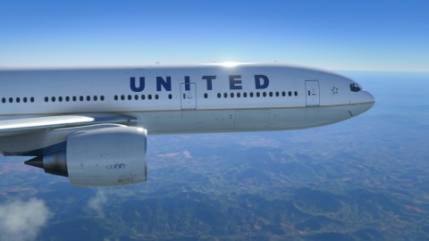 Aterradora experiencia en el aire: Pasajeros de un vuelo de United vieron llamas en el motor del avión