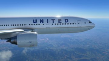 Aterradora experiencia en el aire: Pasajeros de un vuelo de United vieron llamas en el motor del avión