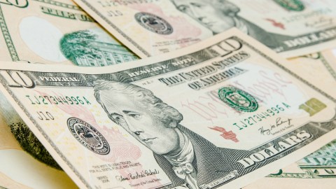 subasta de billetes de $10 dólares