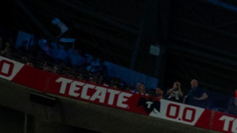 AME6477. MONTERREY (MÉXICO), 10/04/2024.- Hinchas de Rayados animan en un partido de los cuartos de final de la Copa Campeones de la Concacaf entre Rayados de Monterrey e Inter Miami este miércoles, en el estadio BBVA en Monterrey (México). EFE/ Miguel Sierra