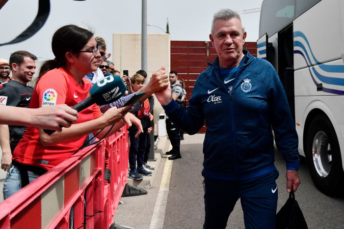 El técnico mexicano Javier Aguirre llegó al Mallorca en marzo del 2022 con un contrato de una temporada que luego extendieron y el mismo termina se acaba al final de esta temporada.