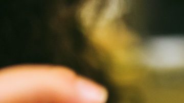 Grupo de amigos disfruta de un munchies durante el 4/20 o Día Mundial de la Marihuana.