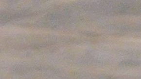 AMDEP8670. NUEVA YORK (ESTADOS UNIDOS), 31/03/2024.- Dorian Finney-Smith (i) de Brooklyn defiende frente a LeBron James de Lakers este domingo en un partido de baloncesto de la NBA entre Brooklyn Nets y Los Angeles Lakers en Barclays Center en Nueva York (EE.UU.). EFE/ Ángel Colmenares