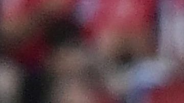 MALLORCA, 13/04/2024. El defensa del Mallorca, Pablo Maffeo (i), protege el balón ante el centrocampista del Real Madrid, Jude Bellingham, durante el encuentro correspondiente a la jornada 31 de primera división que disputan Mallorca y Real Madrid hoy sábado en el estadio de Son Moix, en la capital balear. EFE/Miquel A. Borrás.