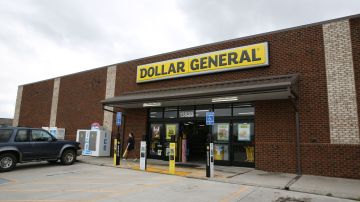 Entrada principal de un Dollar General en Old Hickory, EE.UU.