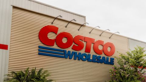 Fachada de Costco Wholesale en Puerto Vallarta, México.